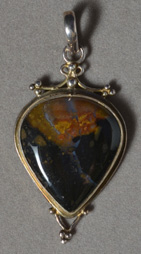 Suleiman agate pendant with sterling silver.